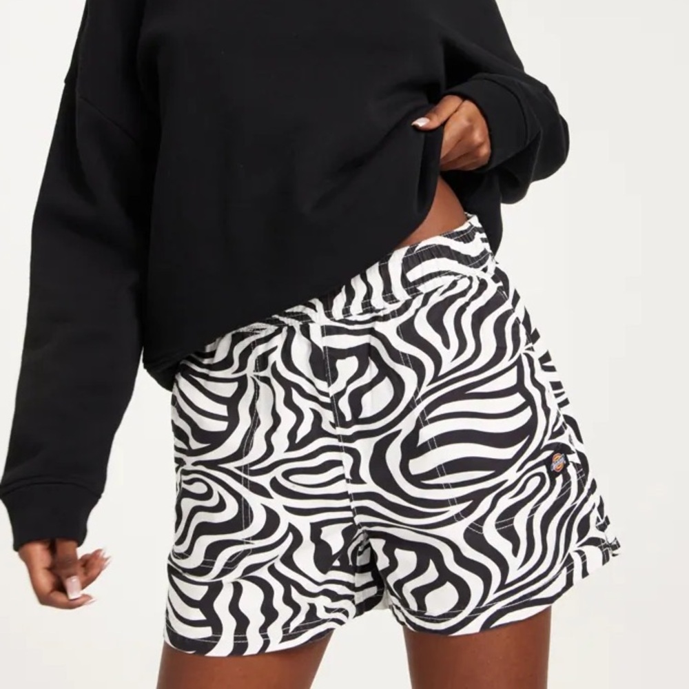 Dickies Leesburg Shorts in Black and White Cloud Zebra Size Large L $74